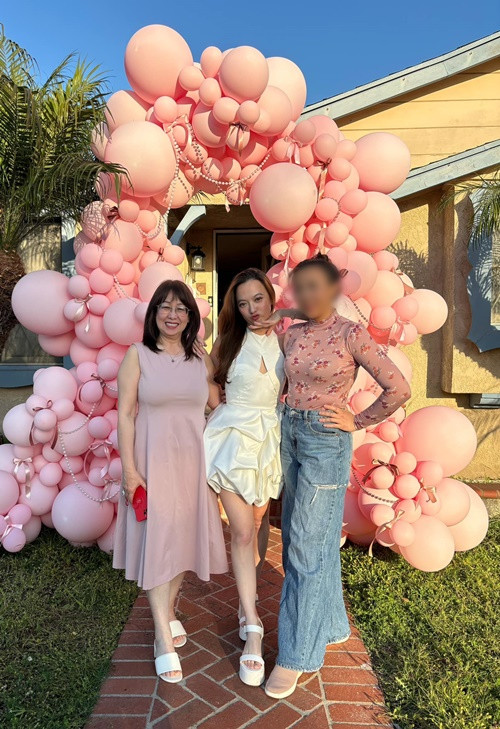 Nữ ca sĩ bày tỏ, cô có thể lo cho gia đình trong vài năm trở lại đây.