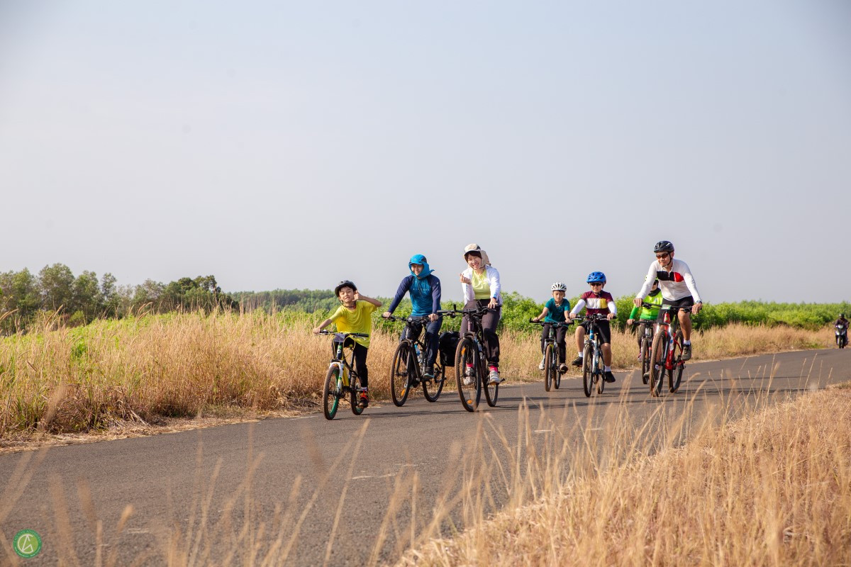 Tour có cự ly dài khoảng 30km, đoàn sẽ nghỉ ngơi sau mỗi 10km để uống nước và ăn nhẹ để bù đắp năng lượng. Ảnh: Cào Cào Adventures