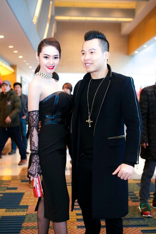 Giữa nghi vấn “nghỉ chơi” với Khắc Tiệp, Linh Chi viết ẩn ý: "Mọi chuyện đã qua, những gì đã sống chả bao giờ nuối tiếc. Mình hết lòng nhưng sự đền đáp dẫu thế nào thì lòng vẫn sẽ bình yên miễn là mình chưa từng sống sai và luôn sống hết mình. Hôm nay dẫu thế nào, câu chuyện 2 đứa mình có đi về đâu thì thà cứ rõ ràng như vậy người anh nhỉ... "Đã từng"... Ừ thì "Đã từng". Chỉ tiếc rằng bản thân mình đặt và kỳ vọng nhiều thứ vào đó quá”. Ảnh: Phununews