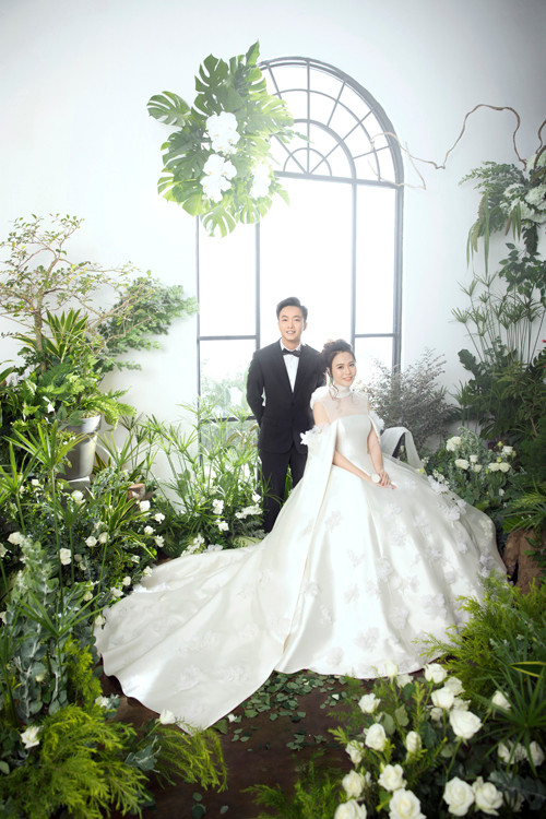 Thời khắc quan trọng nhất trong đám cưới Đàm Thu Trang - Cường Đô la, khách mời không sử dụng điện thoại và các thiết bị ghi hình.