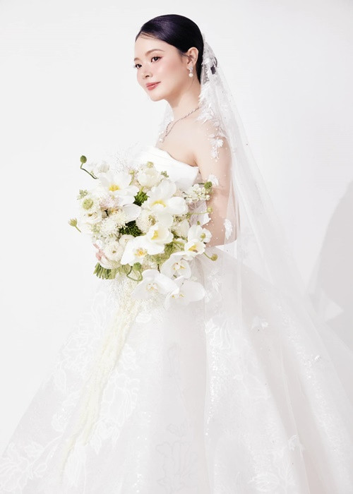 Nữ diễn viên lên xe hoa ở tuổi 35 khi đã có sự nghiệp thành công.