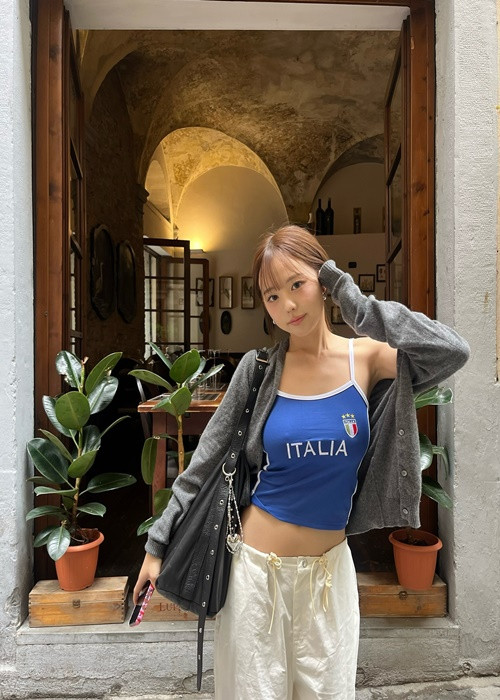 Hong Young Ki cùng chồng trẻ và các con có cuộc sống khá sang chảnh.