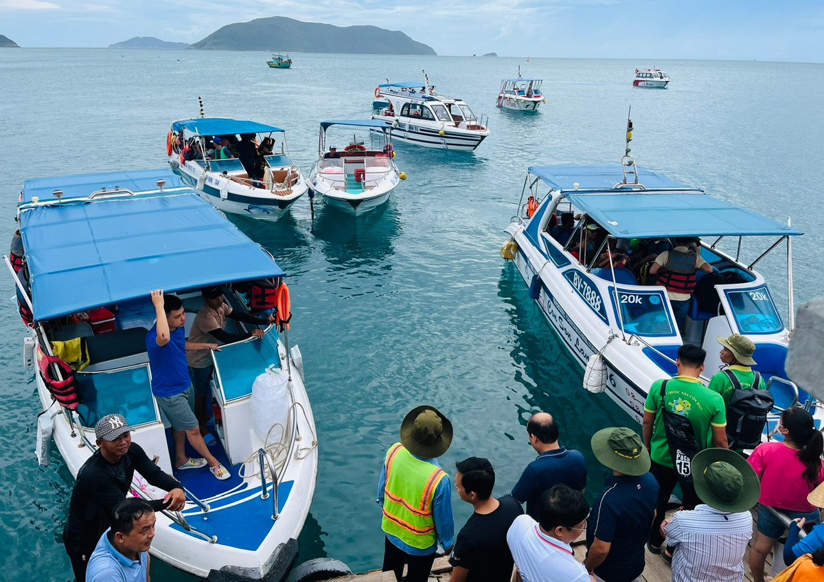 Phat trien du lich Con dao theo huong Net Zero