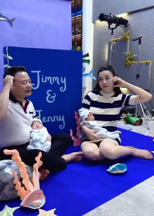 Shark Binh tao dang hai huoc ben Phuong Oanh va hai con