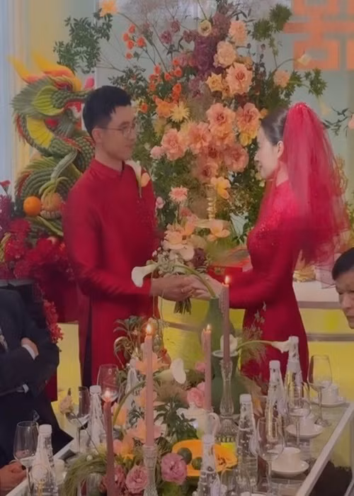 Chồng Midu có gia thế "khủng". Anh là con trai của ông Trần Duy Hy - Tổng giám đốc công ty nhựa Duy Tân. Ảnh: Hoa Học Trò.