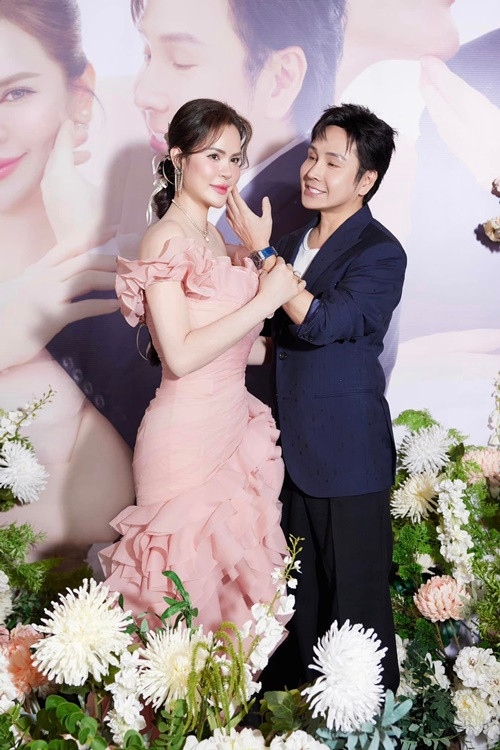 "Cảm lạnh có thể do gió. Nhưng cảm nắng thì chắc chắn do em", Vũ Luân nhắn nhủ Phương Lê. Ảnh: FBNV.