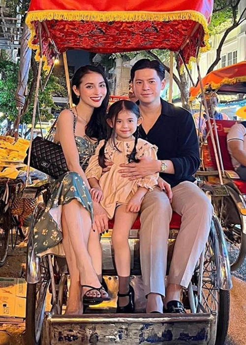 Mai Hồ sang Đức sinh con gái rồi dự định ở nước ngoài 1 năm. Tuy nhiên, do dịch bệnh, nữ diễn viên trì hoãn kế hoạch về Việt Nam đến 2 năm.