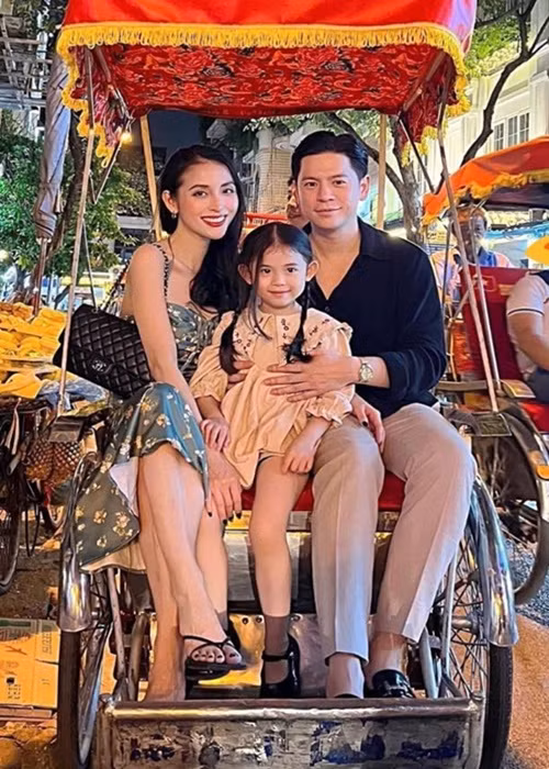 Mai Hồ sang Đức sinh con gái rồi dự định ở nước ngoài 1 năm. Tuy nhiên, do dịch bệnh, nữ diễn viên trì hoãn kế hoạch về Việt Nam đến 2 năm.