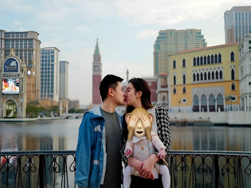 Vợ chồng Đỗ Mỹ Linh thường đưa con gái đi chơi dịp cuối tuần.