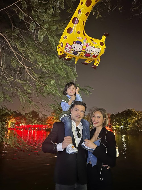 Tháng 1/2022, Phương Mai được chồng tặng xe hơi mới hơn 2,5 tỷ đồng.