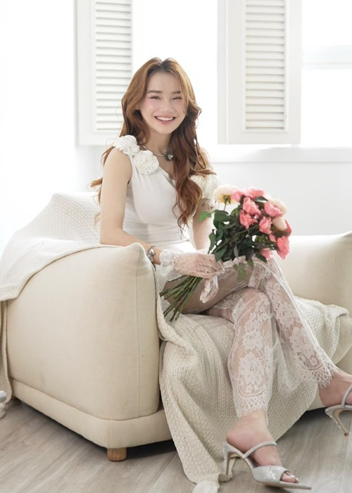 Nhã Phương ngày càng xinh sau nhiều năm vào showbiz.