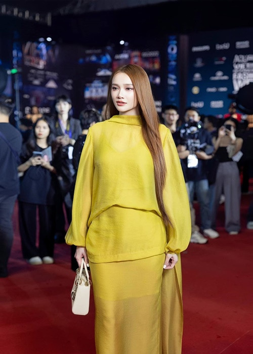 Nữ diễn viên luôn chăm chút cho vẻ ngoài mỗi khi xuất hiện trước công chúng.
