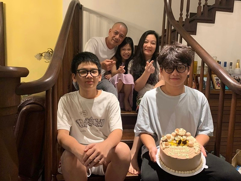 Vợ tha thứ, đạo diễn Bình Trọng giữ được tổ ấm hạnh phúc.