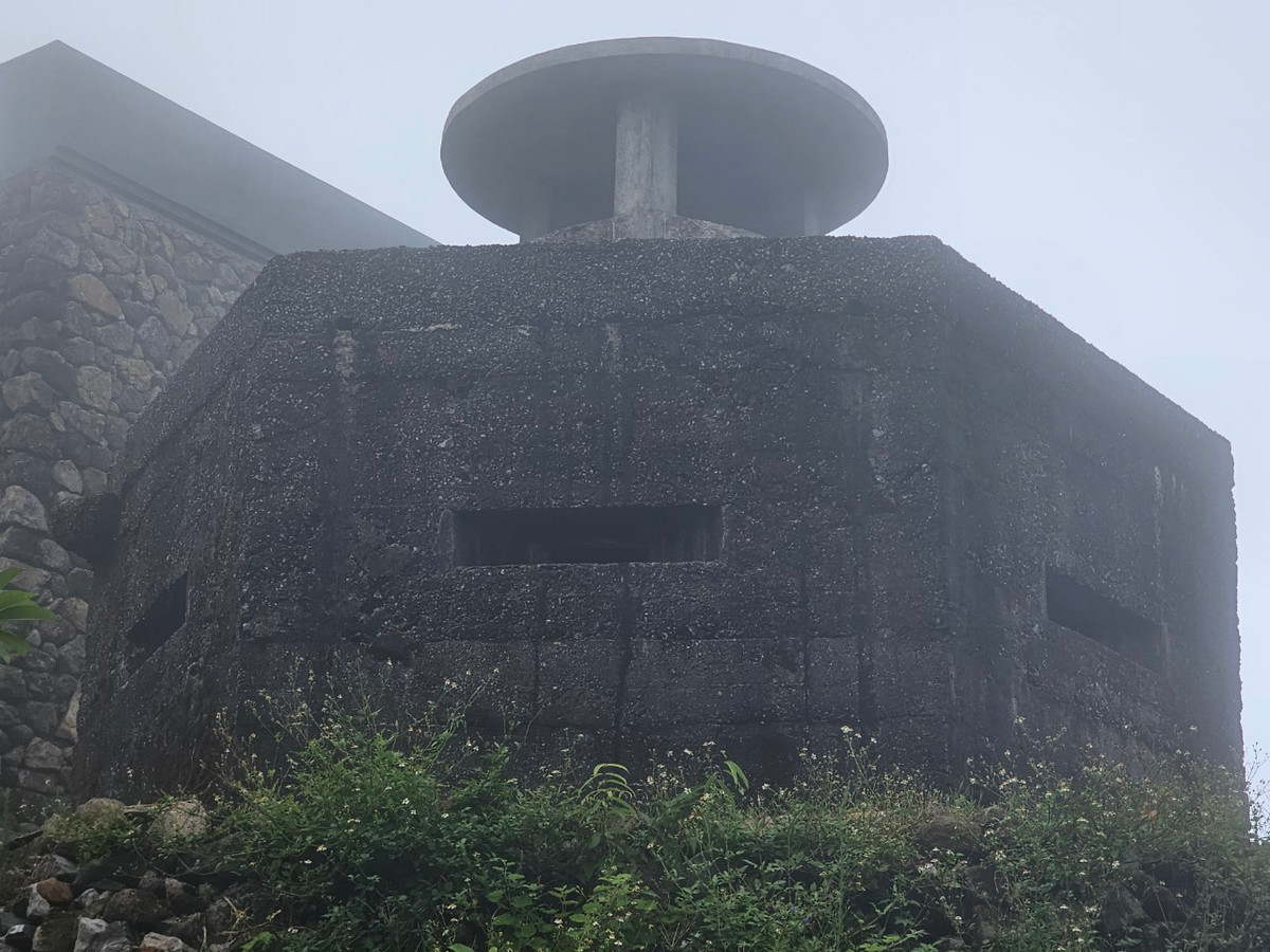 Một hướng dẫn viên du lịch chuyên tour Huế - Đà Nẵng - Hội An cho biết, đây là một địa điểm được nhiều du khách yêu cầu dừng chân ghé thăm trên hành trình ra Lăng Cô hoặc về Đà Nẵng, nhưng hiện di tích chưa mở cửa cho khách tham quan khiến nhiều người tiếc nuối.