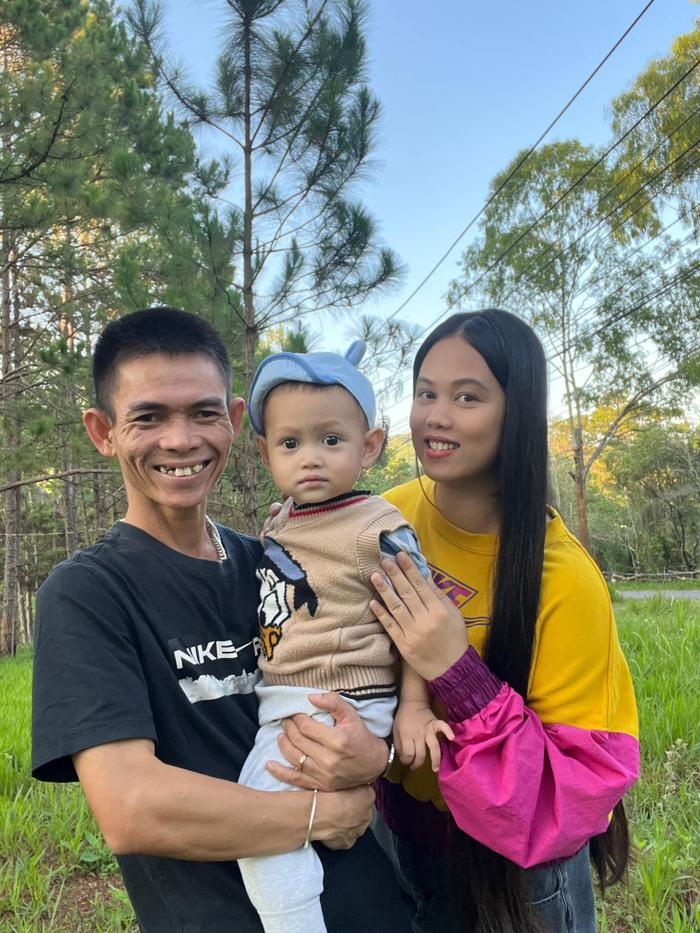 Cuoc song moi cua chang chan bo hat tieng Anh noi tieng khap the gioi-Hinh-2