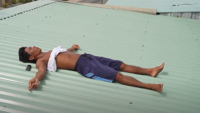 Nguoi dan ong Long An co so thich phoi nang tren mai ton-Hinh-2