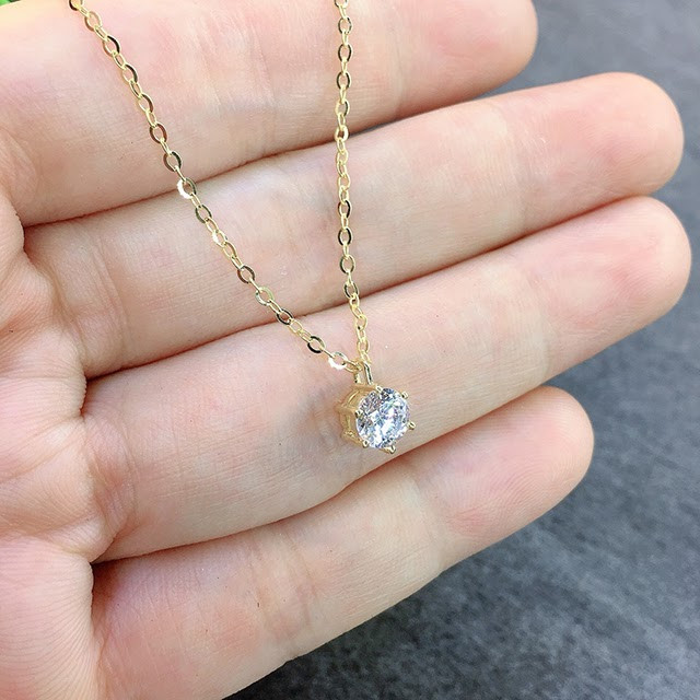 Do nạn nhân có mối quan hệ tình cảm khá phức tạp, hàng ngày, lại tiếp xúc với rất nhiều người ở nhiều địa phương khác nhau về xem bói và lấy thuốc nên việc sàng lọc đối tượng nghi vấn gặp nhiều khó khăn. Anh Đạt, con trai nạn nhân cho biết, trước thời điểm bị sát hại, bà Thanh có đeo hai chiếc nhẫn và một dây chuyền bằng vàng thật, một chiếc lắc đeo tay bằng vàng giả. Nhưng sau khi bị sát hại thì dây chuyền không còn, riêng chiếc lắc vàng giả vẫn nằm trên tay nạn nhân. (Ảnh minh họa, nguồn ảnh Internet)