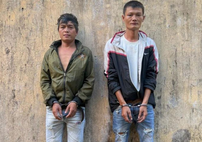  Hai đối tượng trộm lư hương trong miếu thờ đem bán: Nguyễn Thành Duy (32 tuổi; ngụ xã Tịnh Kỳ, TP Quảng Ngãi) và Trương Quang Dũng (40 tuổi; ngụ phường Quảng Phú, TP Quảng Ngãi) đã đột nhập miếu thờ Thần Nam Hải ở làng chài Mỹ Á, phường Phổ Quang, thị xã Đức Phổ lấy trộm 3 bộ lư hương bằng đồng đem bán lấy tiền tiêu xài và mua ma túy sử dụng. Ngày 15/11, Công an thị xã Đức Phổ cho biết đã bắt giữ 2 đối tượng này và truy thu toàn bộ tài sản trả cho bị hại. 