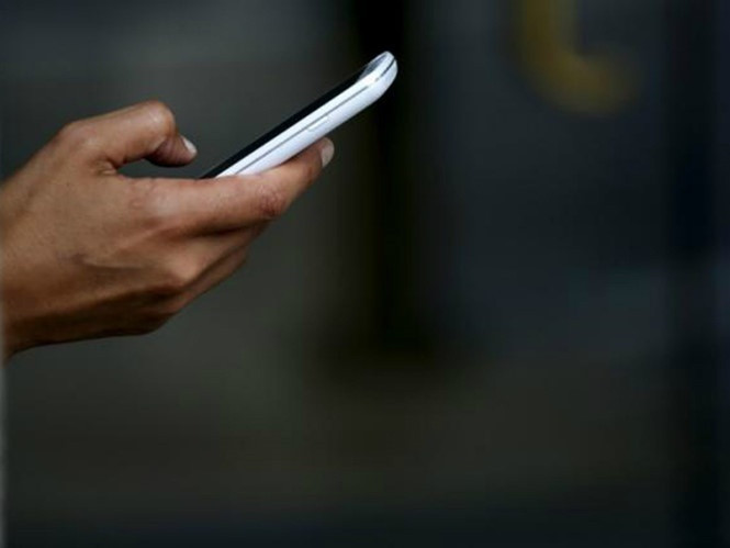 Đến ngày 2/5, Quân tỉnh lại, thấy mình chưa chết, gã quyết tâm làm lại. Quân đi mua thuốc diệt chuột để uống, nhưng không mua được nên tìm đến một nhà nghỉ khác thuê phòng. Ở đây, Quân đã tuyệt thực. Tới sáng 3/5 thấy ý định tự tử bất thành, Quân đã gọi điện cho người nhà đến đưa đi cấp cứu, đồng thời gọi cho gia đình T. (Ảnh minh hoạ, nguồn ảnh: Internet) 