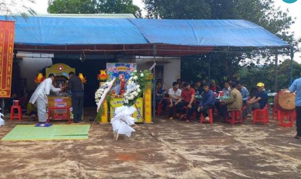  Đi chụp ảnh, nữ sinh rơi xuống đập thủy lợi tử vong: Ngày 18/11, thông tin từ UBND huyện Chư Prông, tỉnh Gia Lai cho biết, khoảng 16h ngày 18/11, em N.N.Q. (SN 2009, học sinh Trường THCS Chu Văn An, huyện Chư Prông) cùng 2 người bạn đến khu vực đập thủy lợi thuộc TDP 2, thị trấn Chư Prông, huyện Chư Prông chơi và chụp ảnh. Q. không may trượt chân ngã xuống nước dẫn đến tử vong. 