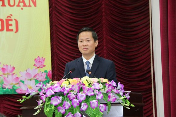 Từ tháng 6/2006: Ông chuyển về công tác tại Cơ quan Ủy ban Kiểm tra Trung ương, qua các vị trí: Kiểm tra viên Vụ Tổ chức - Cán bộ, kiêm nhiệm Thường trực Văn phòng Đảng ủy, Văn phòng Công đoàn cơ quan; Kiểm tra viên, Phó Trưởng phòng Thư ký, Trưởng phòng Thư ký thuộc Vụ tổng hợp; Phó Vụ trưởng Vụ Tổng hợp. 