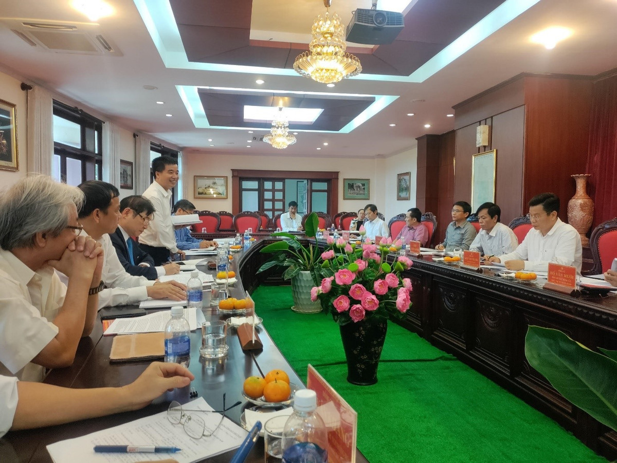 Dang doan Lien hiep Hoi Viet Nam lam viec voi Tinh uy Dak Nong