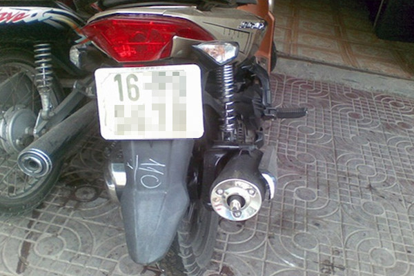 Các tổ trinh sát được tung đi khắp khu phố nhằm thu thập thông tin. Một nhân chứng cho hay, vào thời điểm vụ án xảy ra, họ nhìn thấy đối tượng tên Trình dắt chiếc xe máy biển số 16F116x của chị N ra khỏi nhà nạn nhân. (Ảnh minh hoạ, nguồn ảnh Internet)