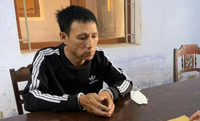  Vào nhà cụ ông 94 tuổi, giả vờ cho tiền rồi trộm tài sản: Thấy cụ ông 94 tuổi ở nhà một mình tại thôn Đồng Di, xã Phú Hồ, huyện Phú Vang, tỉnh Thừa Thiên - Huế, Hoàng Xuân Cung (50 tuổi, trú TP Đồng Hới, Quảng Bình) đã vào nhà giả vờ cho tiền rồi lợi dụng sơ hở lấy trộm số tiền 15,9 triệu đồng. Ngày 16/11, Công an huyện Phú Vang cho biết vừa bắt giữ Hoàng Xuân Cung để điều tra về hành vi trộm cắp tài sản.