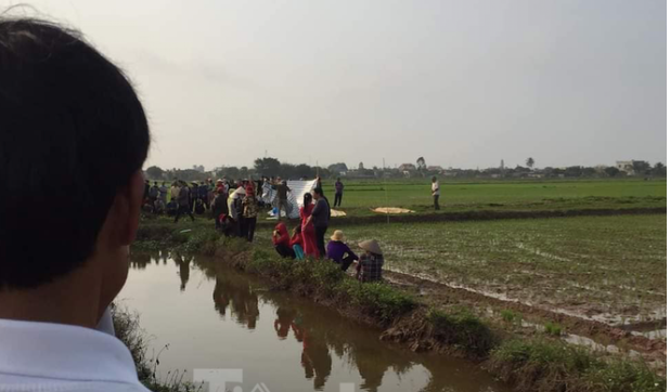 Vụ án xảy ra vào đêm muộn, tại khu vực vắng vẻ nên người dân chẳng ai biết gì. Chưa kể, hiện trường ngoài thi thể nạn nhân, các cán bộ, chiến sĩ Công an tỉnh Tuyên Quang cũng không thu thập thêm được dấu vết nào khả nghi. Cái chết của anh Chu dường như diễn ra chỉ trong tích tắc, nghi phạm gây án có khoảng cách rồi "rút lui" rất nhanh. (Ảnh minh họa, nguồn ảnh Tiền Phong) 