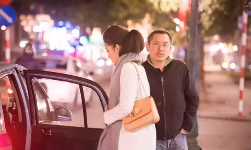 Tiet lo nguoi dan ong giup Huyen My luon dung hen-Hinh-2