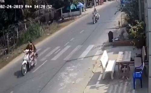 Chinh quyen len tieng “tin don” CSGT ruot duoi khien 2 co gai thuong vong