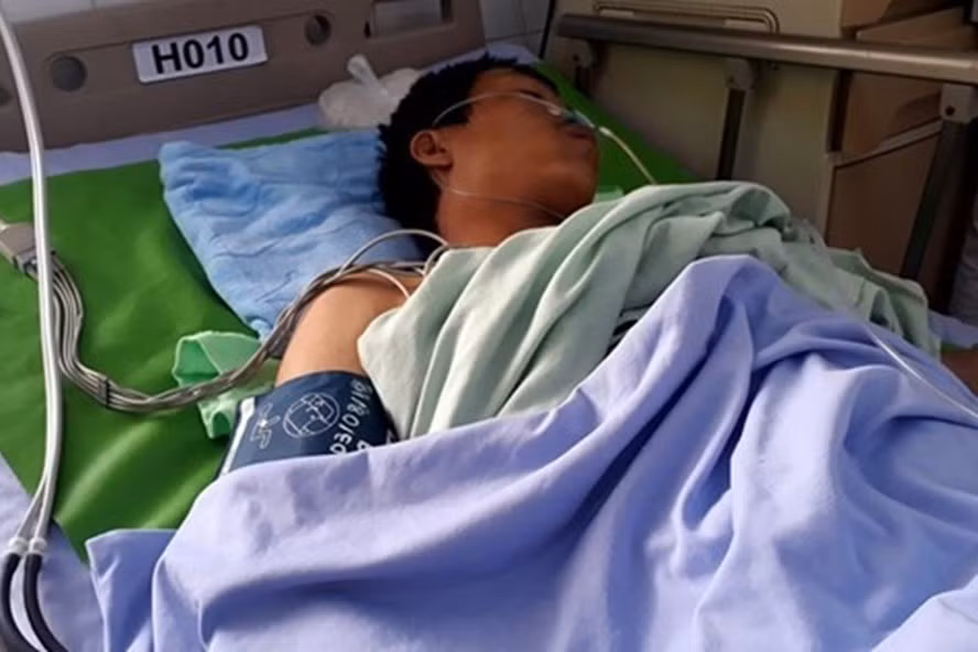 Bị đạn bắn thủng bụng khi chỉnh sửa súng tự chế Bi dan ban thung bung khi chinh sua sung tu che