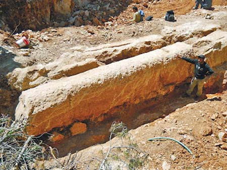 Khu vực khai quật Almsgiver's Wall.