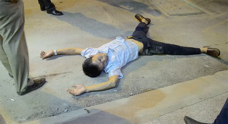 Theo ông Đoàn Ngọc Hải đây, là trường hợp đầu tiên từ khi ra quân xử lý trật tự đô thị, vi phạm vỉa hè... mà người vi phạm có hành vi phản ứng dữ dội và bất chấp như vậy.