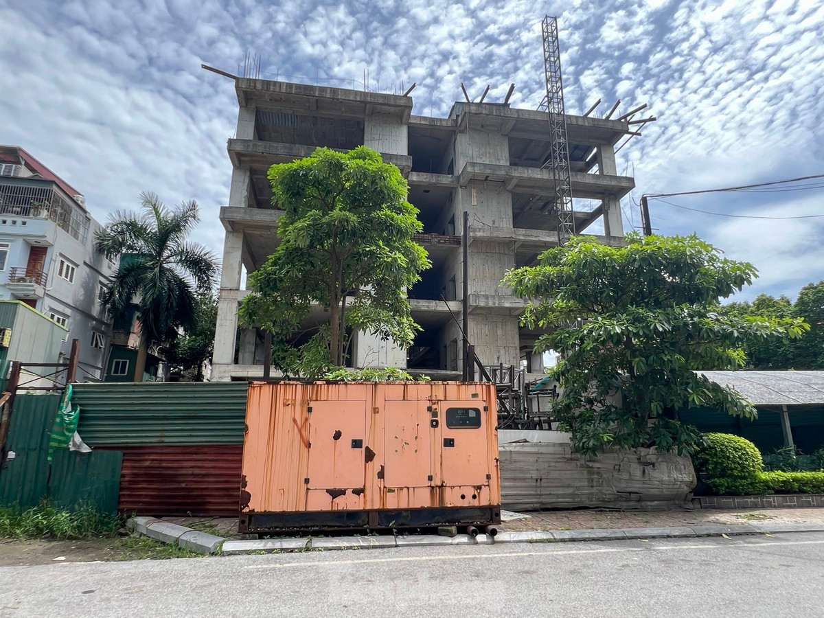 Tan muc toa nha Thang Long Garden bi bo hoang hon thap ky-Hinh-8