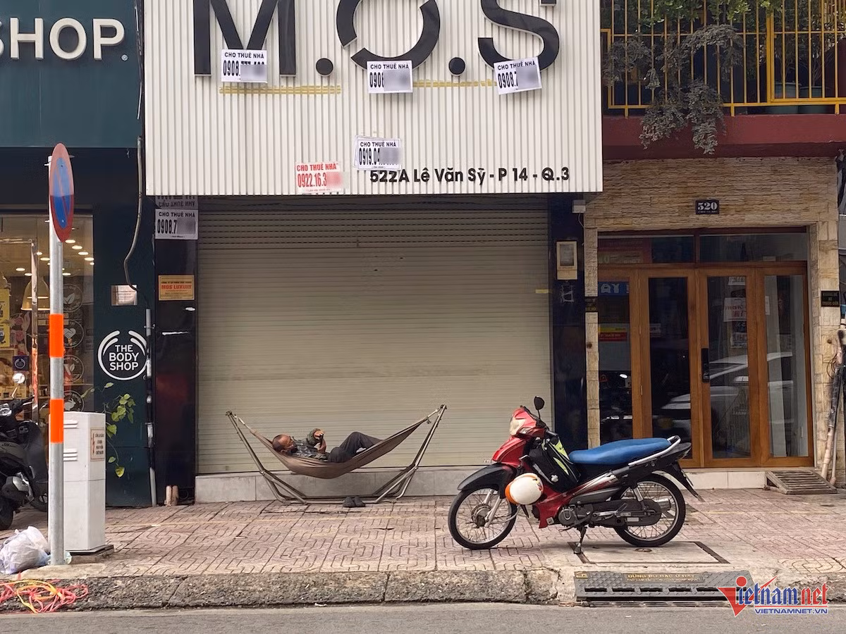TPHCM: Mặt bằng cho thuê ế ẩm, bỏ trống nhưng giá vẫn cao - Hình 4 TPHCM: Mat bang cho thue e am, bo trong nhung gia van cao-Hinh-4