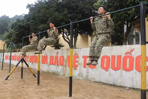 Những chiến đấu viên dày dặn kinh nghiệm luôn sẵn sàng nhận nhiệm vụ để giữ gìn bình yên cho nhân dân. Ảnh: QĐND.