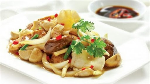 Thuc pham dai ky nau tai, mat chat dinh duong gay ngo doc cho be