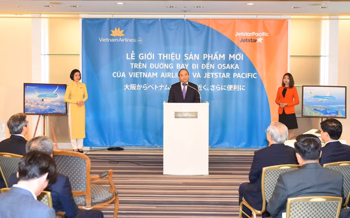 Chiều 7/6, Thủ tướng Nguyễn Xuân Phúc đã đến dự và phát biểu tại Lễ giới thiệu sản phẩm mới trên đường bay đi và đến Osaka do Vietnam Airlines và Jetstar Pacific tổ chức. Thủ tướng Nguyễn Xuân Phúc chúc mừng Vietnam Airlines và Jetstar Pacific phát triển nhanh chóng và thành công trong việc không ngừng hoàn thiện sản phẩm đường bay đi/đến Nhật Bản, là cầu nối giao thương, du lịch giữa hai quốc gia và mang lại cho người dân hai nước sự thuận tiện, đa dạng trong việc đi lại bằng đường hàng không.