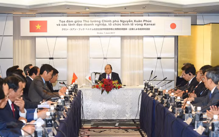 Tại buổi đối thoại, Thủ tướng Nguyễn Xuân Phúc đã lắng nghe các doanh nghiệp Nhật Bản nêu ý kiến và chỉ đạo lãnh đạo các Bộ giải đáp một số vướng mắc của doanh nghiệp.