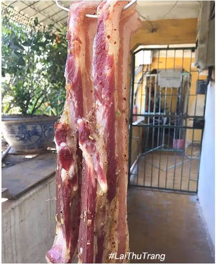 Trên các diễn đàn chia sẻ về nấu ăn như "khỏi vắt óc nghĩ món ăn mỗi ngày", "tối nay ăn gì"... có hàng nghìn chia sẻ cũng như hình ảnh về món thịt lợn một nắng hấp dẫn ngon tuyệt của các bà nội trợ khắp nơi trên cả nước.