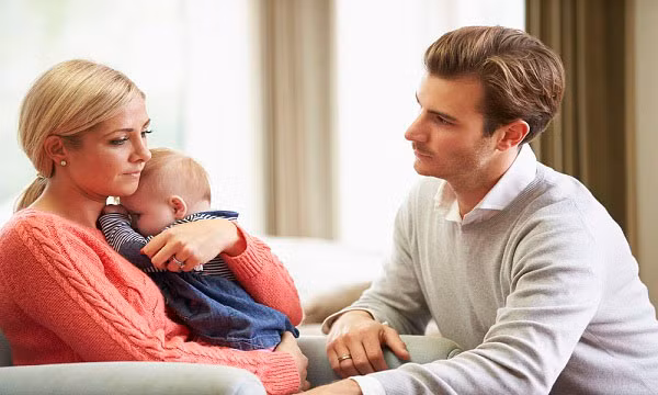 Dưới đây là một số dấu hiệu nhận biết tình trạng trầm cảm sau sinh điển hình mà mọi người cần hết sức lưu ý. Ảnh: 24h