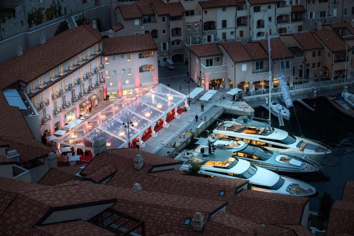 Quang cảnh đám cưới nhìn từ trên cao xuống. Nguồn ảnh: Business Insider.