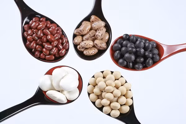 Minh Tú chia sẻ: Cô chỉ ăn tinh bột vào bữa sáng và bữa trưa, mỗi bữa chỉ ăn khoảng 20% tinh bột trong khẩu phần ăn còn lại là kết hợp với trái cây, các loại đậu và rau xanh. Ảnh: Thực đơn giảm cân hiệu quả. 