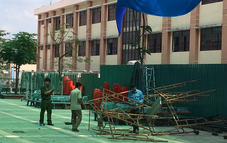 Sau khi xảy ra sự cố, Công an huyện Bình Chánh phối hợp với các ngành liên quan đã tổ chức khám nghiệm hiện trường để điều tra làm rõ.