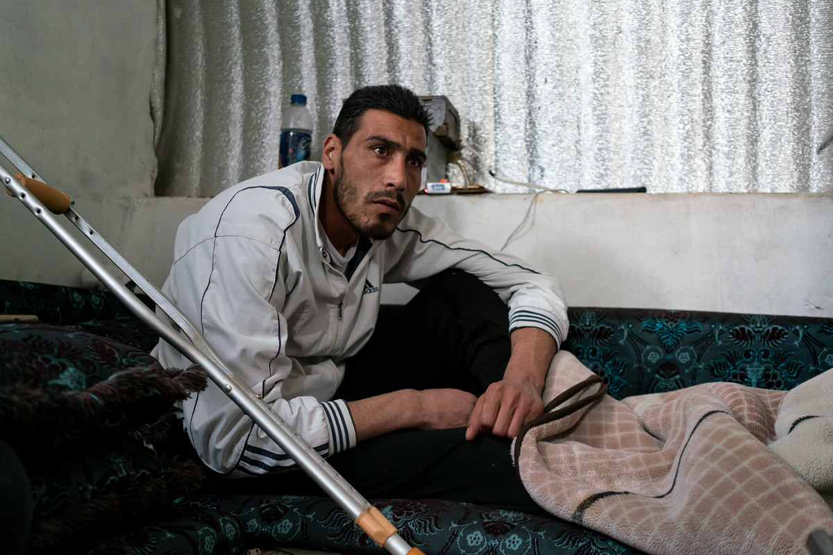 Tuy nhiên, các chốt kiểm soát quân đội xung quanh thị trấn Arsal khiến những người tị nạn khó tiếp cận được nguồn cứu trợ từ các tổ chức phi chính phủ.