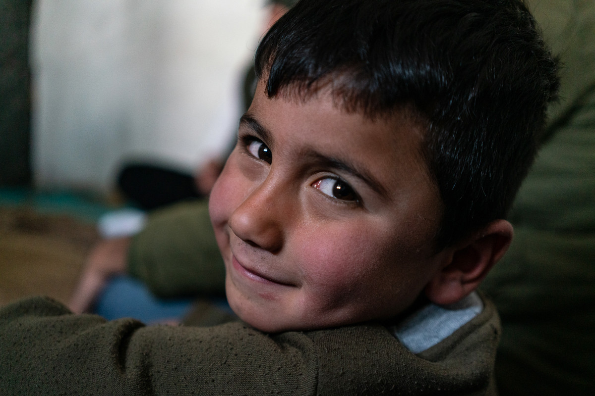 Bé Mahmoud, 3 tuổi, chưa từng gặp ông bà mình do họ vẫn sống ở Syria.