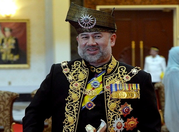 Ông được lập làm Thế tử vào tháng 10/1985. Tháng 5/2009, cha ông là Sultan Ismail Petra bị đột quỵ và phải điều trị tại Bệnh viện Mount Elizabeth ở Singapore. Sau đó, ông đã được bổ nhiệm làm Nhiếp chính vào ngày 25/5. Ảnh: BT.