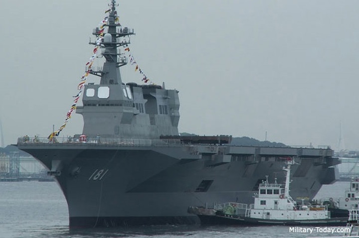 Chiếc tàu sân bay trực thăng lớp Hyuga đầu tiên được chế tạo vào năm 2006 và được đưa vào biên chế của Lực lượng Phòng vệ Biển Nhật Bản (tên chính thức của hải quân Nhật Bản) vào năm 2009.