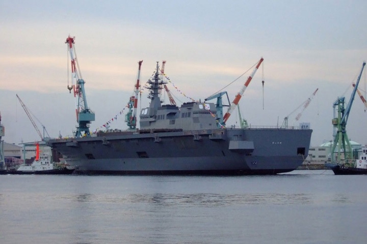 Khi cần thiết, các tàu sân bay trực thăng Hyuga có thể trải qua chỉnh sửa nhỏ để có thể chứa các máy bay cánh cố định.